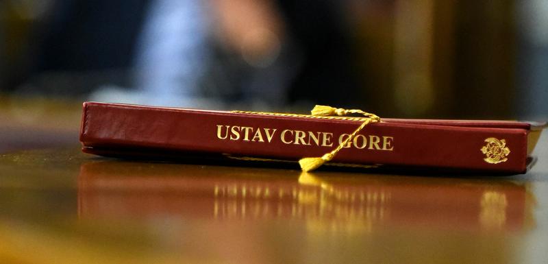 "Neke političke partije namjerno nanose štetu parlamentarnoj većini": Ustav (ilustracija)