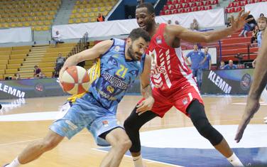 Junak: Marko Jagodić-Kuridža u duelu sa Derikom Braunom