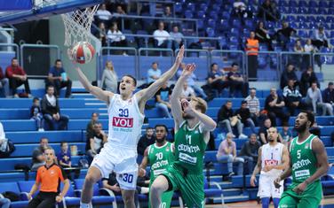 Petar Popović na meču sa Cedevitom Olimpijom