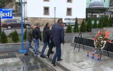 Sada se zajedno bore, za mir