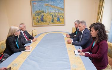 Sa sastanka