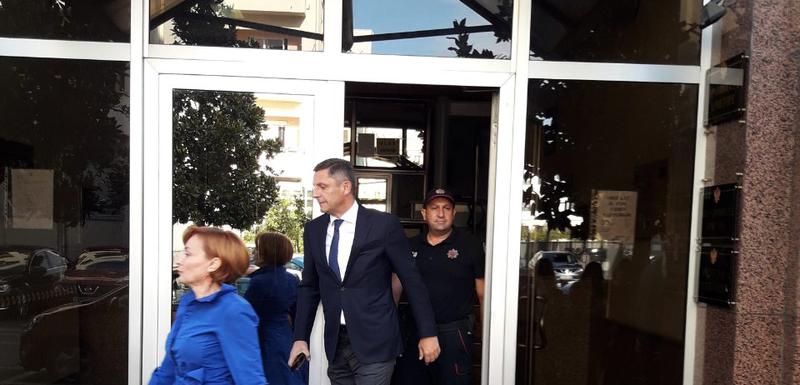 Obradović izlazi iz suda