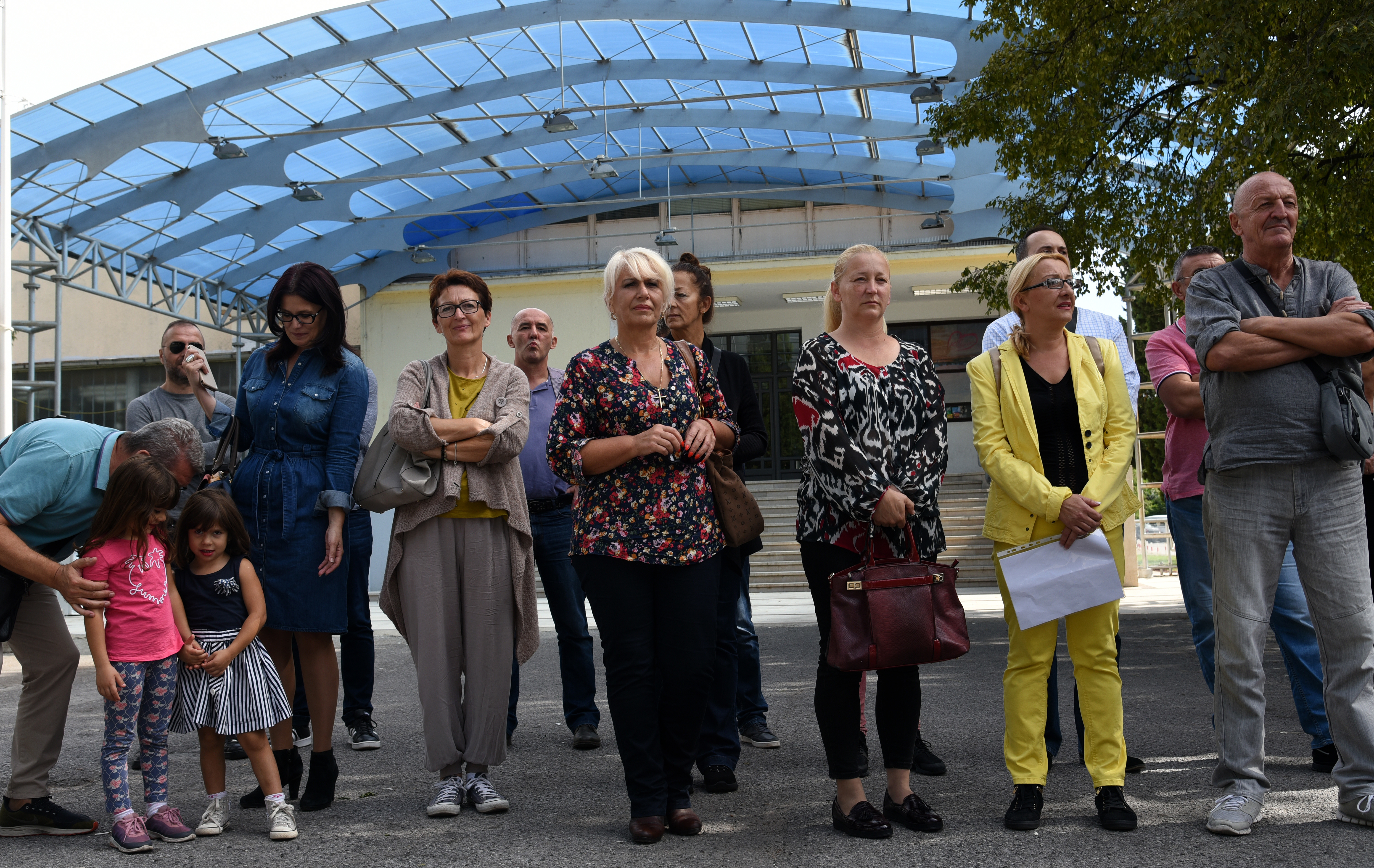 Protest prosvjethih radnika ispred Ministarstva prosvjete