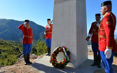 Sa polaganja vijenca