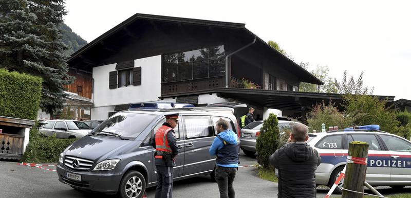 Policija ispred kuće u Kicbilu u kojoj je počinjeno petostruko ubistvo