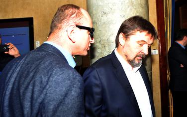 Milan Knežević i Miodrag Vuković (DPS) tokom incidenta u holu Skupštine