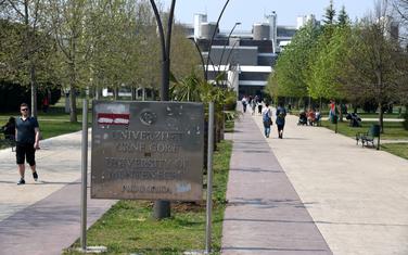 Studenti poljubili vrata: Zgrada Univerziteta Crne Gore