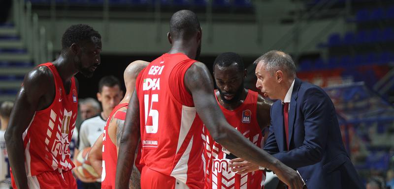 Tomić sa igračima Zvezde
