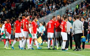 Engleski fudbaleri tokom prekida