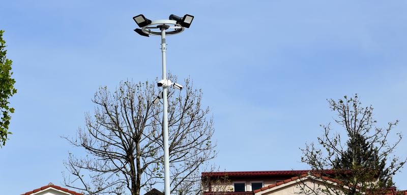 Kamere nelegalno instalirane na javnoj rasvjeti na trgu u centru Nikšića