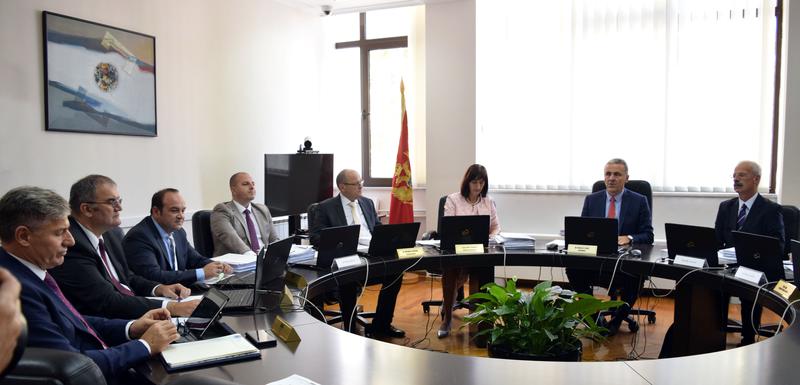 MMF ocjenjuje i da CBCG poboljšava regulatorni okvir za finansijski sistem
