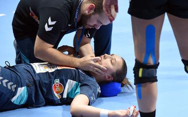Dramatična scena: Fizioterapeut Mitar Vujović je morao da vadi jezik Đurđini Jauković