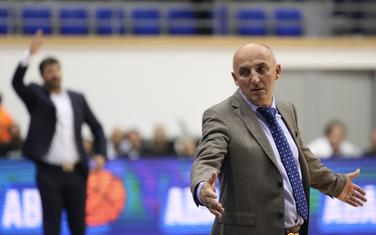 Mihailo Pavićević na utakmici sa Partizanom