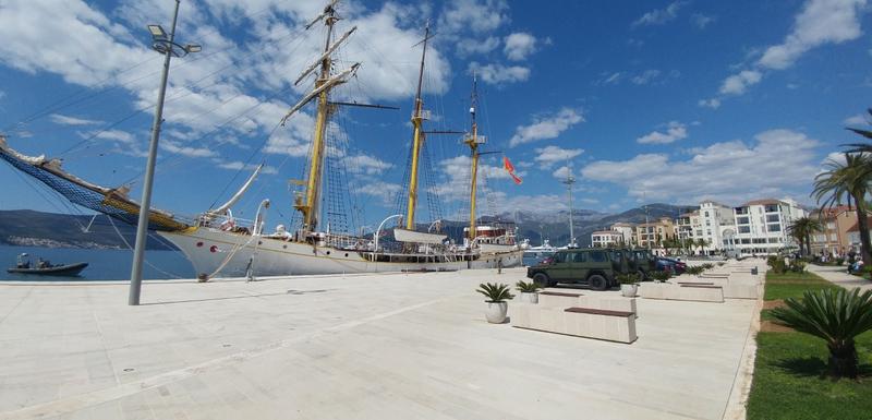 Brod "Jadran"