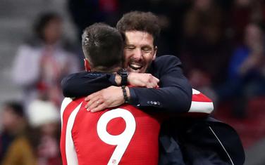 Simeone čestita Morati nakon gola protiv Leverkuzena