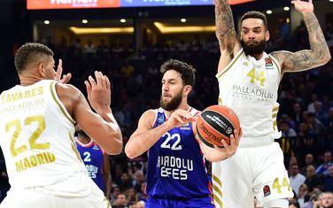 Vasilije Micić na utakmici sa Real Madridom