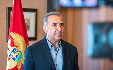 Hirurg prof. dr Džihan Uras