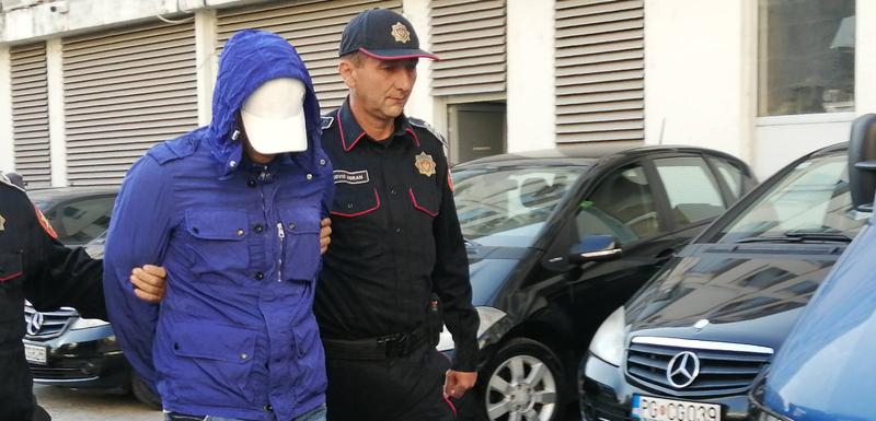 Sa privođenja Popovića
