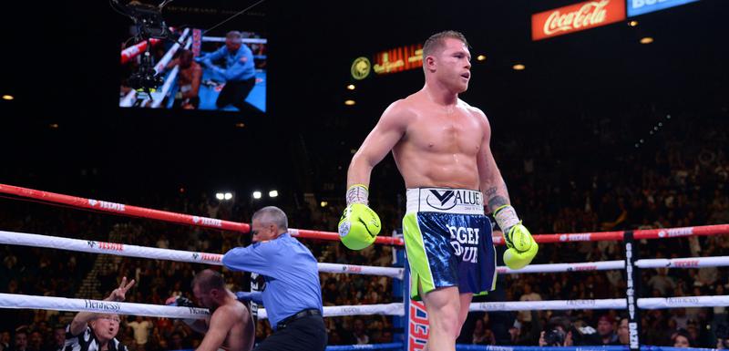 Kanelo Alvares u ringu, Kovalev na koljenima