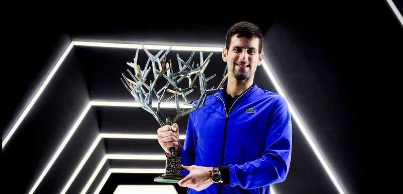 Novak Đoković sa peharom u Parizu