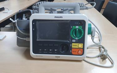 Defibrilator