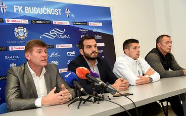 Smrknuta lica na predstavljanju novog trenera: Milinković, Ivanović, Zarubica i Milošević