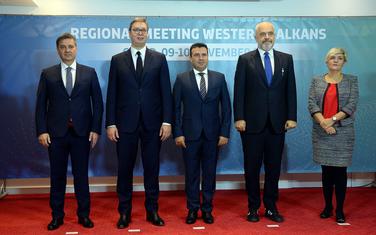 Predsjedavajući Savjeta ministara Bosne i Hercegovine Denis Zvizdić, predsjednik Srbije Aleksandar Vučić, predsjednik Vlade Sjeverne Makedonije Zoran Zaev, premijer Albanije Edi Rama i ministarka ekonomije Crne Gore Dragica Sekulić