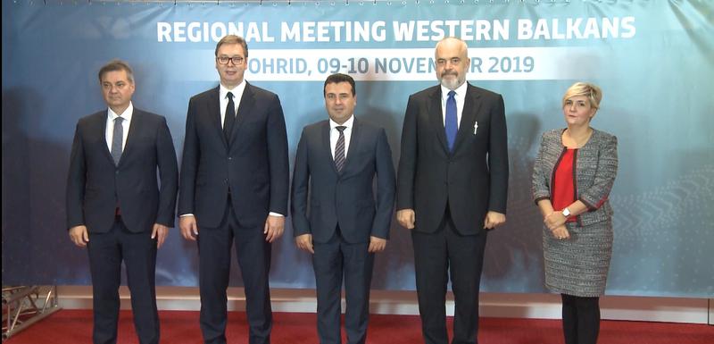 Predsjedavajući Savjeta ministara Bosne i Hercegovine Denis Zvizdić, predsjednik Srbije Aleksandar Vučić, predsjednik Vlade Sjeverne Makedonije Zoran Zaev, premijer Albanije Edi Rama i ministarka ekonomije Crne Gore Dragica Sekulić