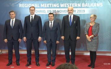 Predsjedavajući Savjeta ministara Bosne i Hercegovine Denis Zvizdić, predsjednik Srbije Aleksandar Vučić, predsjednik Vlade Sjeverne Makedonije Zoran Zaev, premijer Albanije Edi Rama i ministarka ekonomije Crne Gore Dragica Sekulić