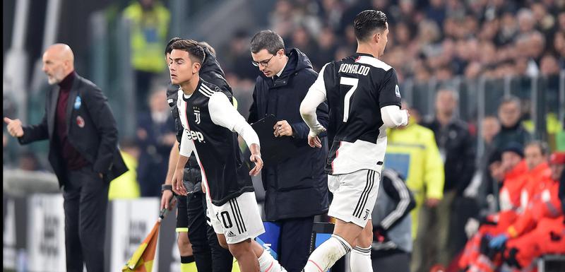 Ronaldo izlazi, Dibala ulazi na teren