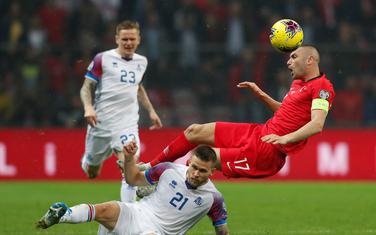Burak Jilmaz u duelu sa Islanđanima