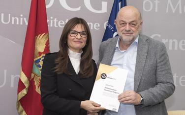 Vesna Milić Lainović i Svetislav Gavrov Popović na promociji Nagrade “Božidar Milić”