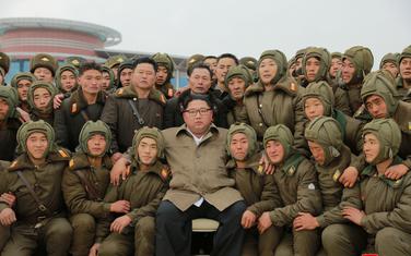Kim sa sjevernokorejskim vojnicima