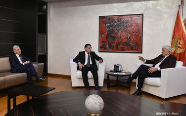 Marković na sastanku sa Kusovcem i Novoselom