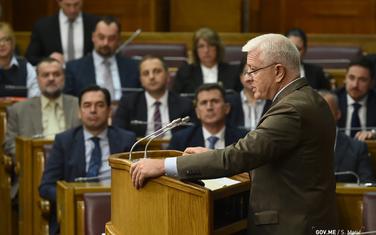 Marković danas u parlamentu
