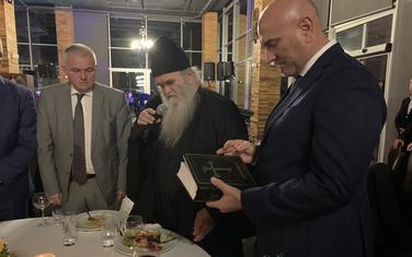 Sa gala večere