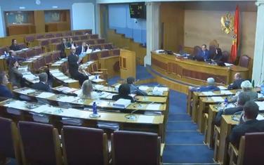 Ponovo neprimjerni rječnik u Parlamentu: Mandić vrijeđao Škrelju