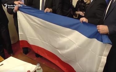 Zastava Krima u Skupštini Srbije