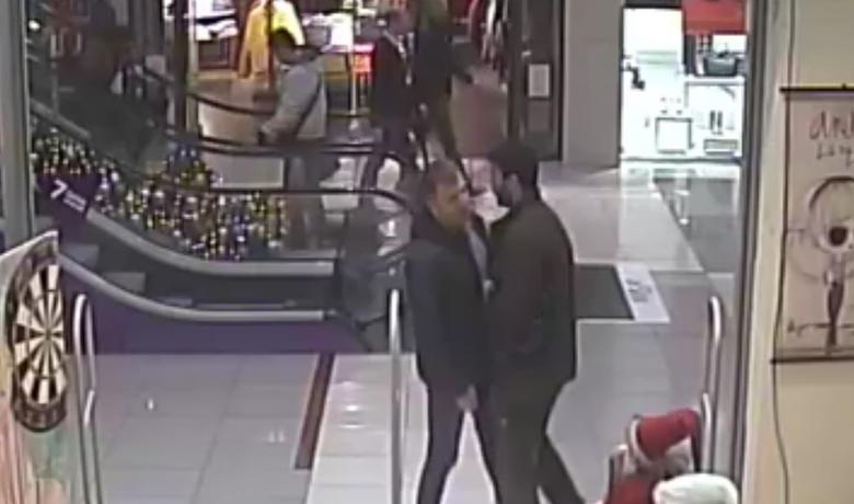 Momenat kada Mijatović udara u Otaševića