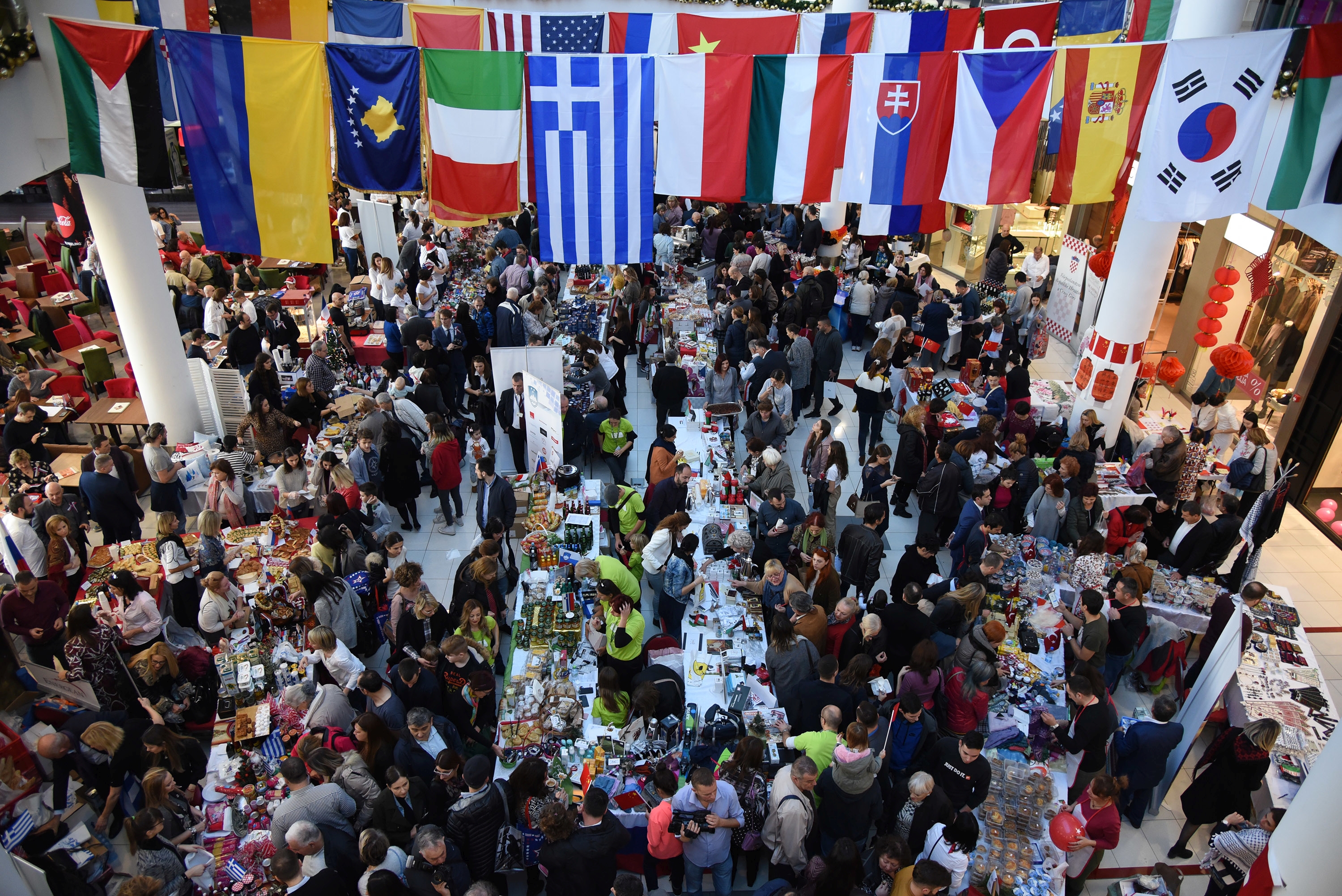 Međunarodni diplomatski humanitarni Božićni bazar