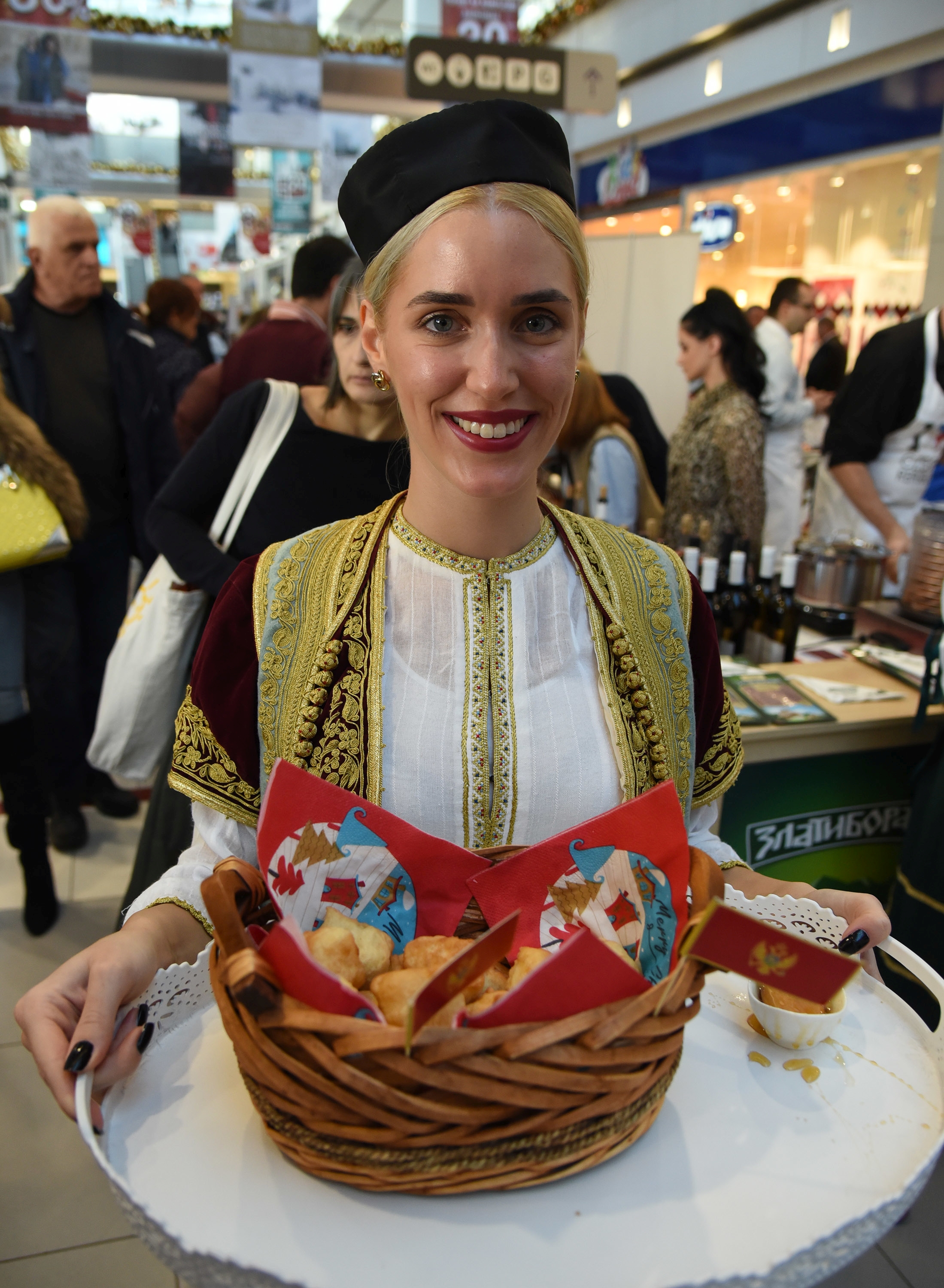 Međunarodni diplomatski humanitarni Božićni bazar