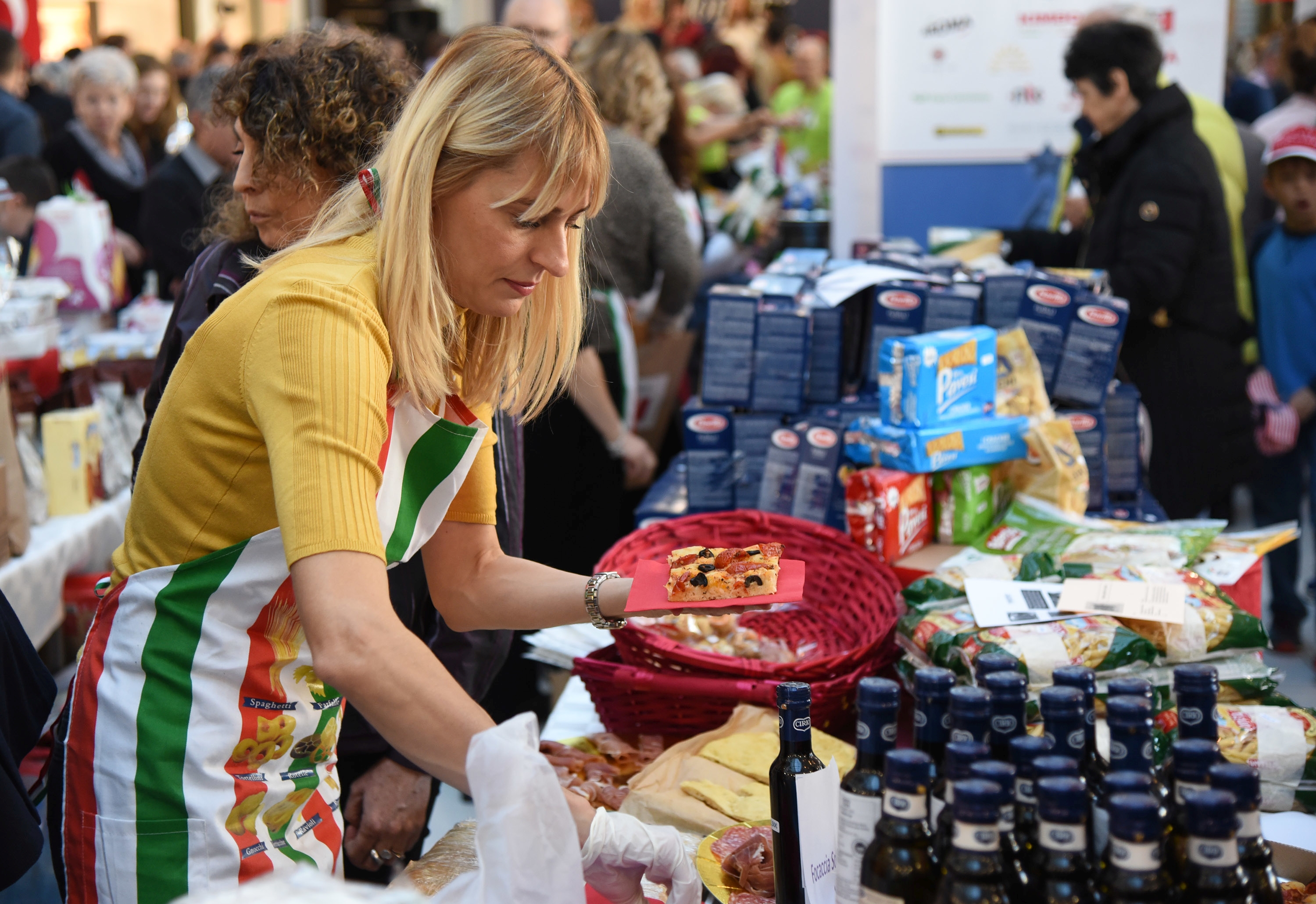 Međunarodni diplomatski humanitarni Božićni bazar