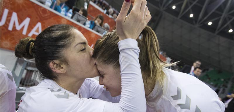 Slavlje Jovanke Radičević i Majde Mehmedović nakon pobjede nad Japanom