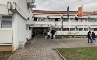Više od 400 zaposlenih u administraciji