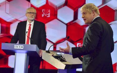 Vođa laburista Džeremi Korbin i premijer Boris Džonson