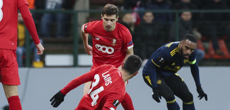 Lakazet pred golom Standarda