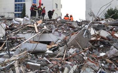 Spasilačka akcija nakon zemljotresa u Draču