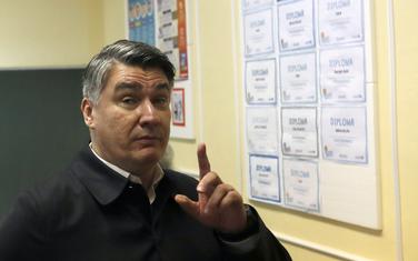 Profitirao od sukoba desnice: Milanović
