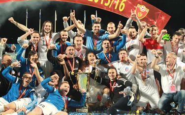 Fudbaleri Rudara nakon osvajanja Kupa 2016.