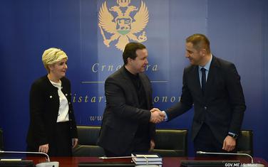 Sa jučerašnjeg potpisivanja ugovora